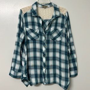 Democracy Shirt Womens XL
Blue Button-Up Tunic Plaid Lace Back Top.
